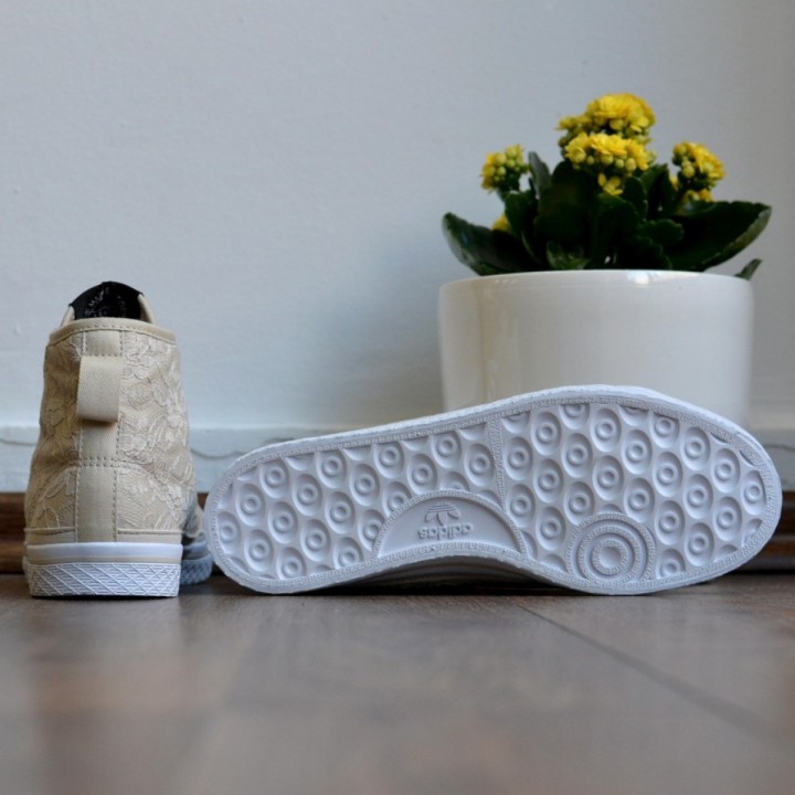 adidas gynaikeia adidas-originals-honey-mid-ekrou-mpez-D65886