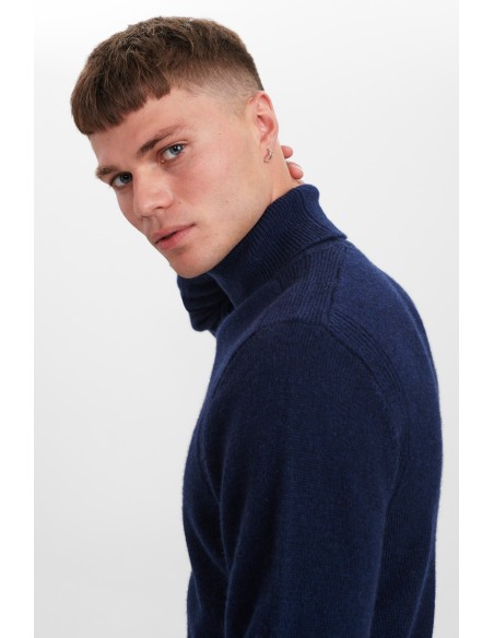 Anerkjendt Aksimon Lambswool Roll Neck Knit in Sky Captain - 900355