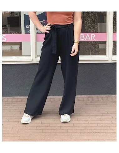 24COLOURS Pants in Black - 60637a