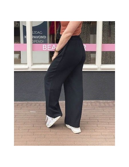 24COLOURS Pants in Black - 60637a