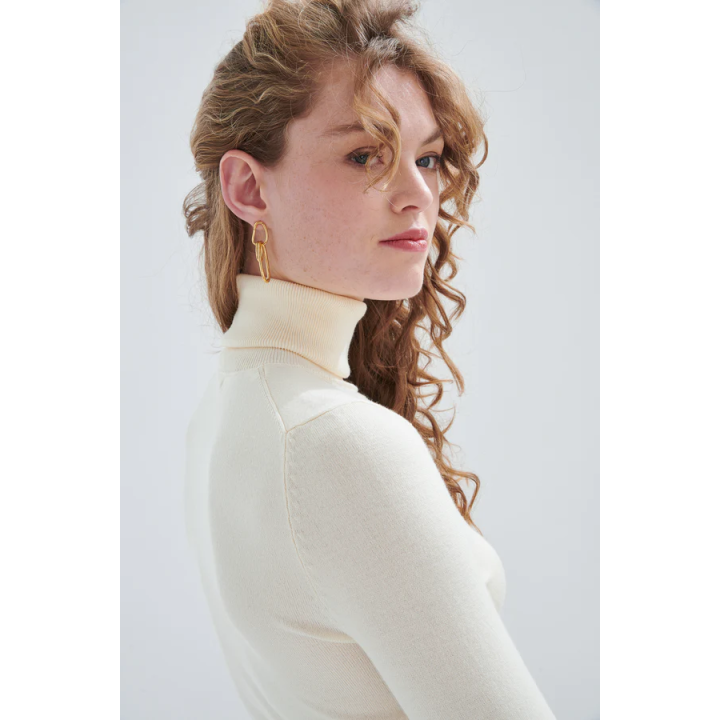 24COLOURS White Turtleneck Pullover - 41076a