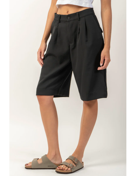 Kaotiko Black Wide Leg Pinzas Bermuda Shorts - AQ026-01-K002