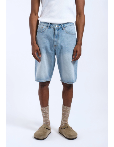 DR DENIM OMAR STREAM LIGHT FADE SHORTS - 2110103