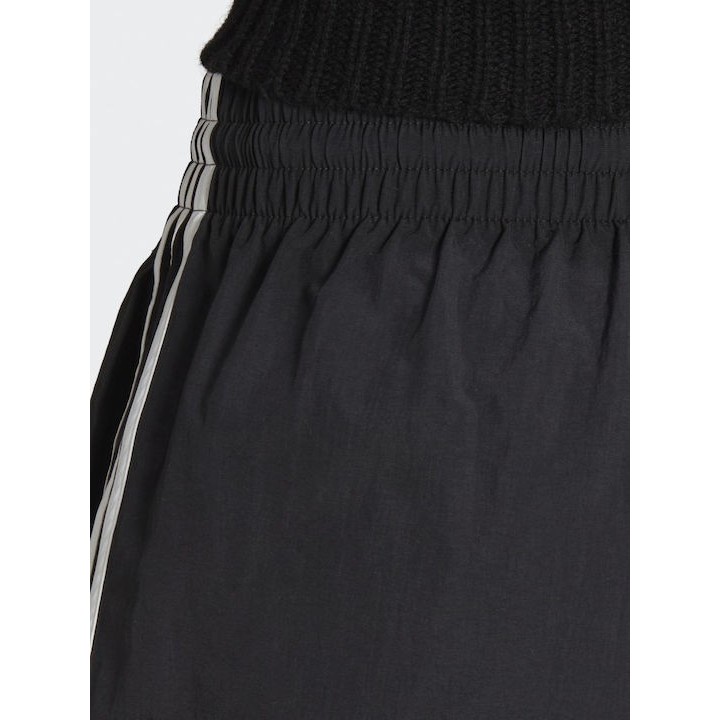 Adidas Essentials 3-Stripes Woven Αθλητικό Γυναικείο Σορτς Μαύρο - HT3397