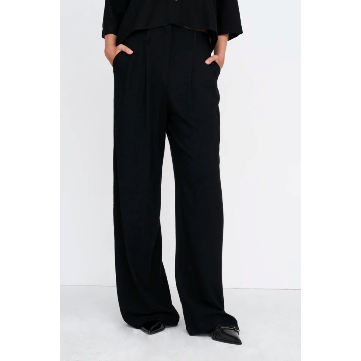 24 Colours Pants in Black - 60941a