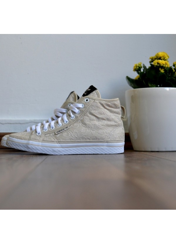 adidas gynaikeia adidas-originals-honey-mid-ekrou-mpez-D65886